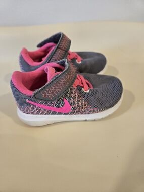 Nike Kids Gray and Hot Pink Mesh Sneaker